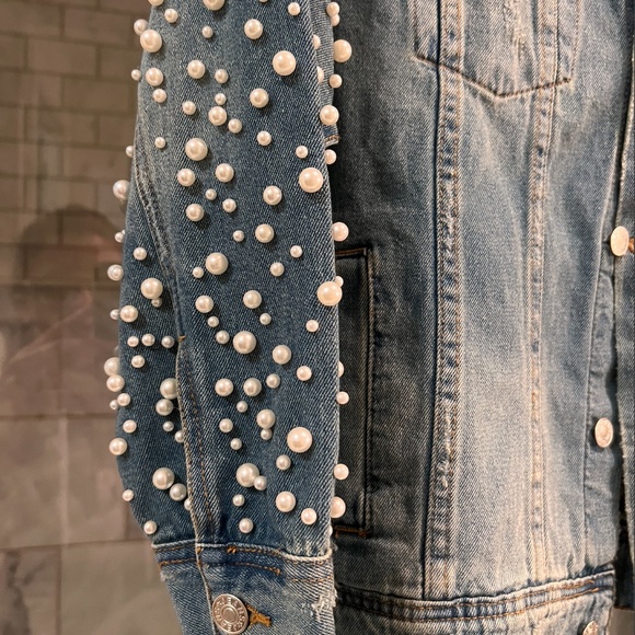 Bundle: Pearl Denim Jacket + MORE - Picture 3 of 9